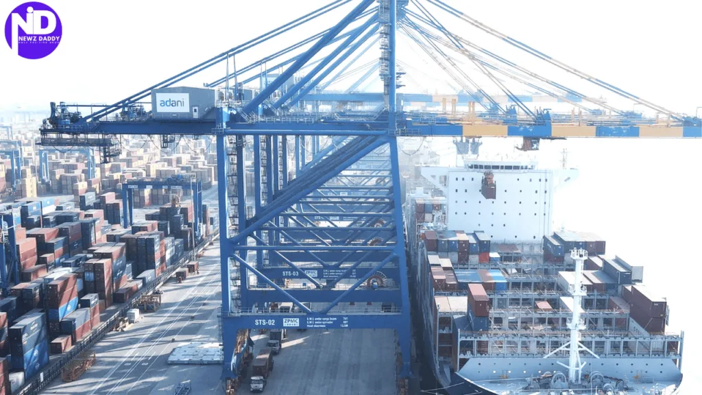 Mundra Port Surpasses Expectations with Jaw-Dropping Container Handling Feats